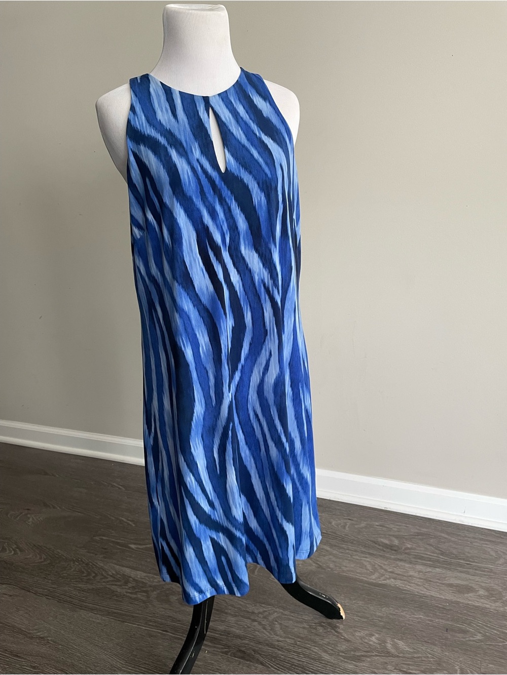 Tommy Bahama Blue dress with keyhole and tie Vacation Summer Luxury Zesty Zebra